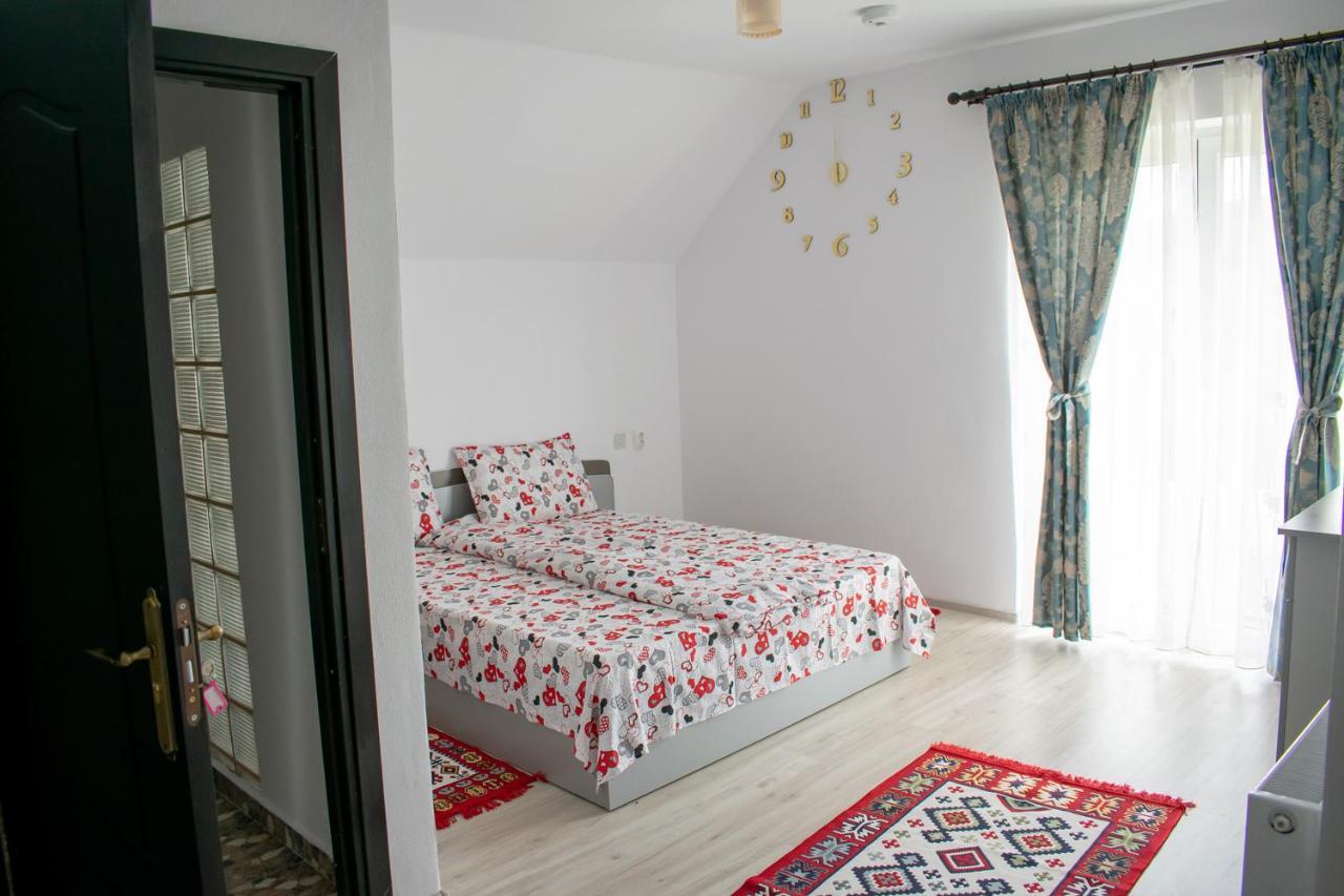 Casa Nevada Hotell Curtea de Argeş Eksteriør bilde